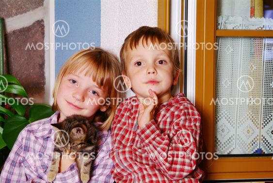 Kinder und Katze | children and cat