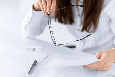 woman hands with blank paper