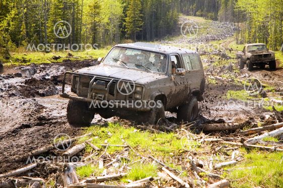 4 x 4 mudder Bogging