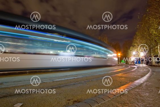 streetcar yöllä