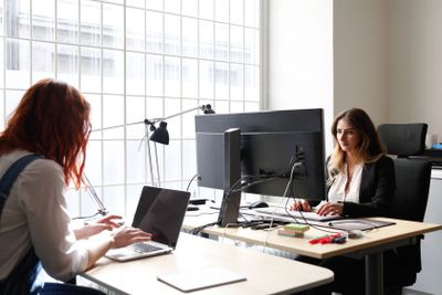 Kvinnor på kontoret