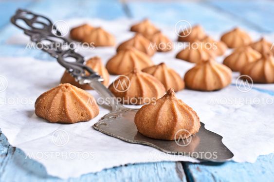 Small cone-shaped cookies